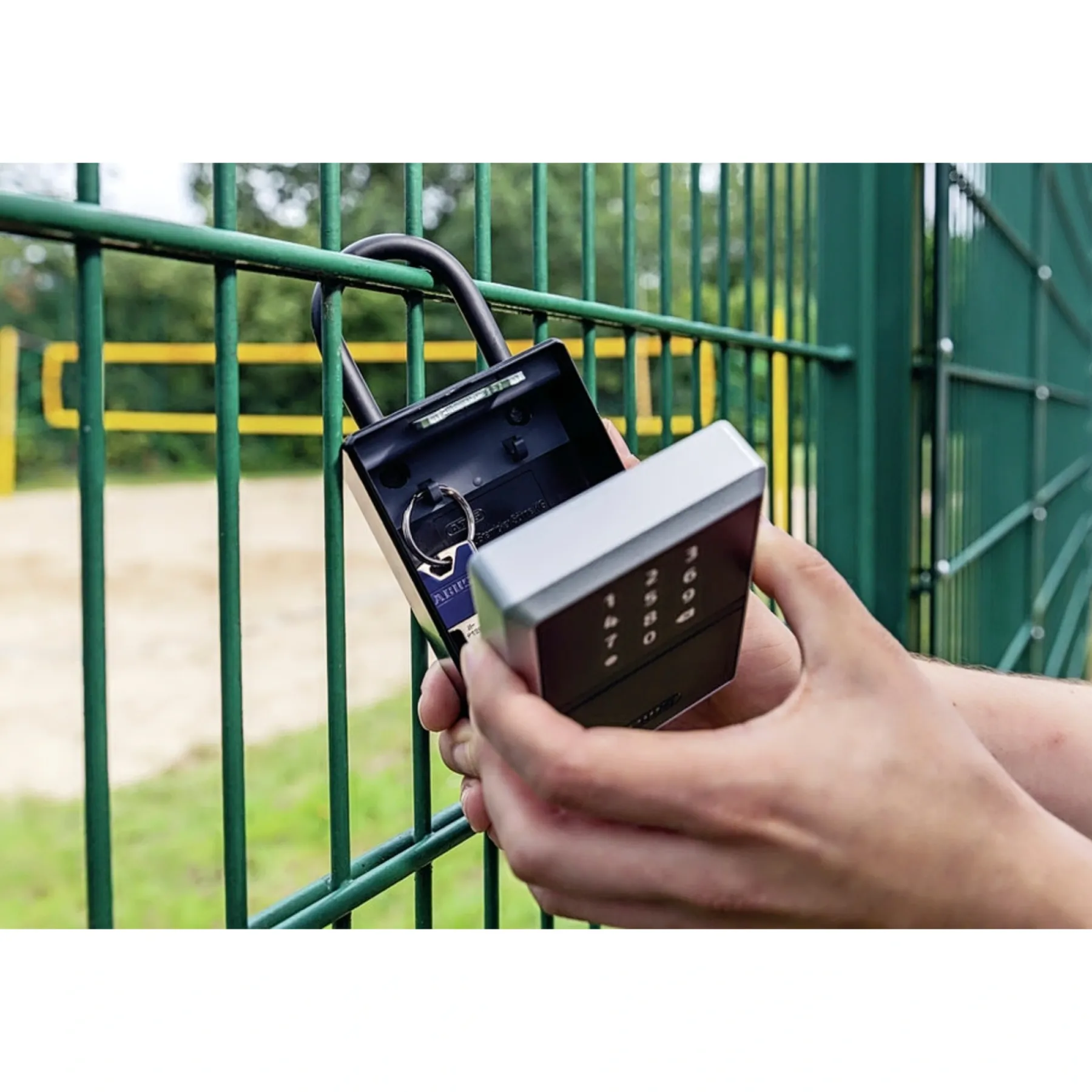KEYGARAGE 797 SMART BLUETOOTH BØJLE NØGLEBOKS 82.50 X 120 MM>Abus Discount