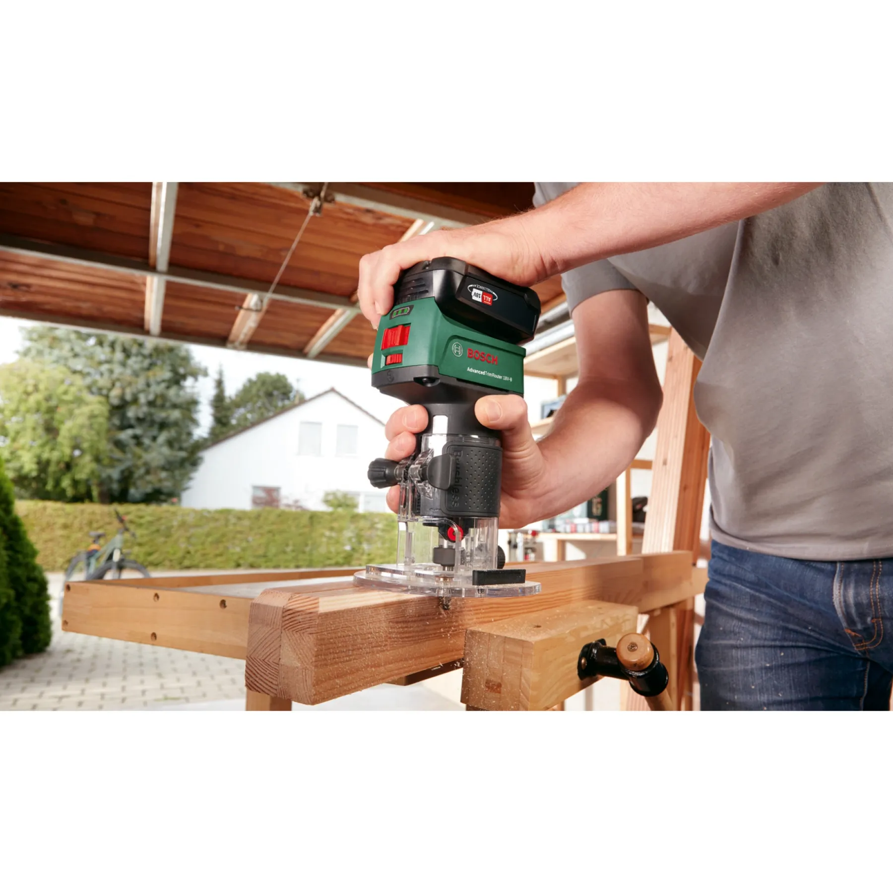 Fræsere & Høvle ^ Bosch ADVANCEDTRIMROUTER 18V-8 KANTFRÆSER AKKU