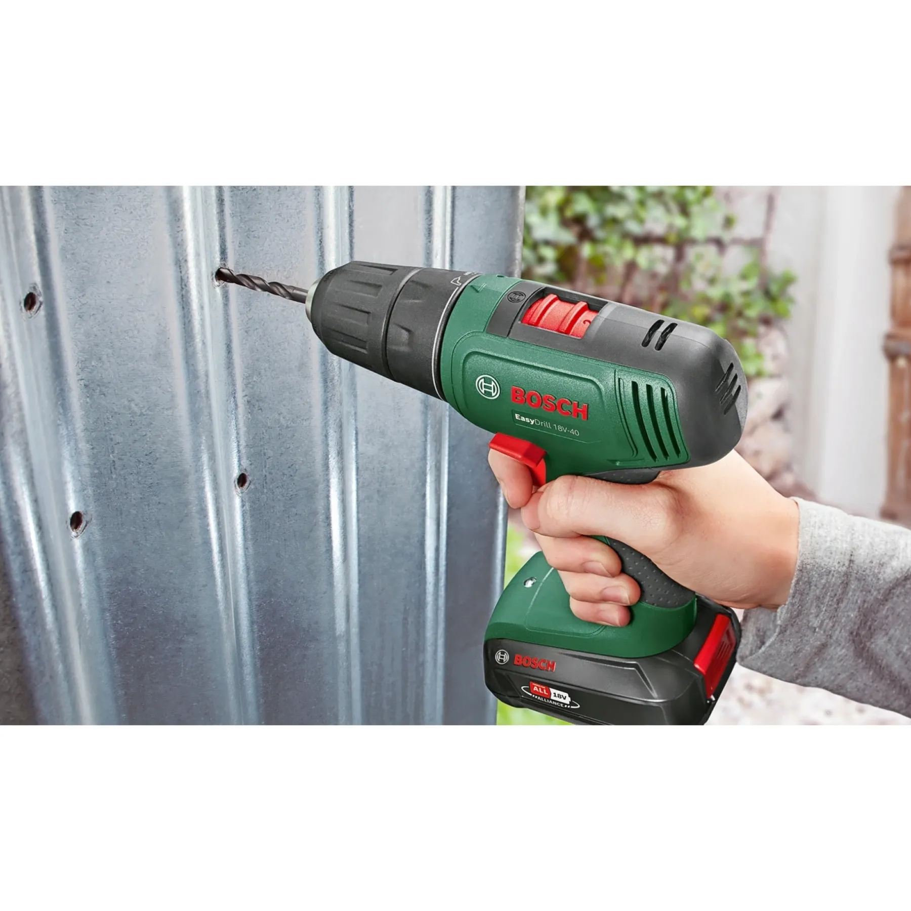 Bore- & Skruemaskiner ^ Bosch EASY SKRUEMASKINE AKKU MED BATTERI OG LADER
