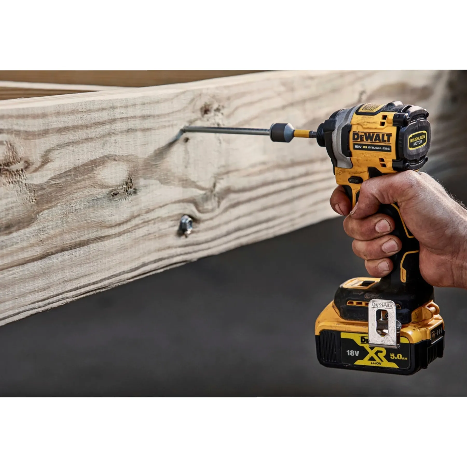 Bore- & Skruemaskiner ^ Dewalt SLAGSKRUETRÆKKER AKKU UDEN BATTERI OG LADER
