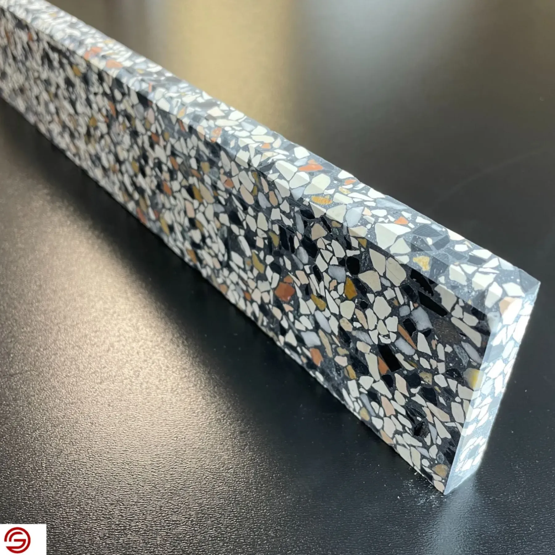 Terrazzo Fliser ^ Granit.dk KØBENHAVN TERRAZZOSOKKEL 7,5X40