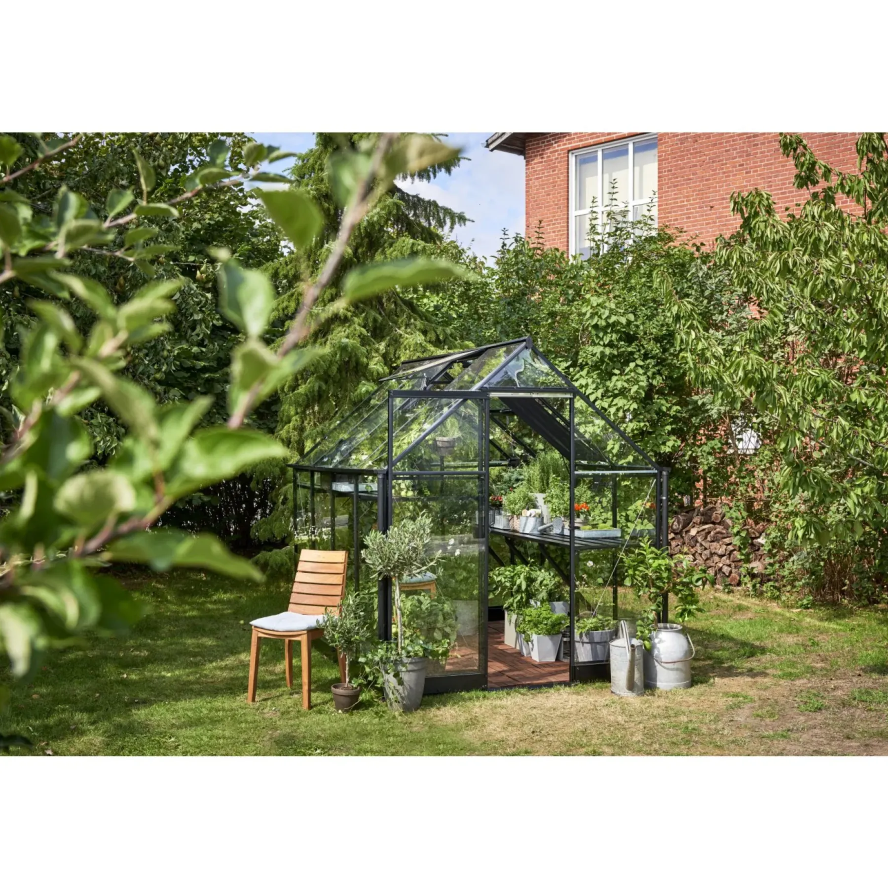 Drivhuse ^ Halls QUBE 68 DRIVHUS 3 MM HÆRDET GLAS HELE BANER SORT 5 M²