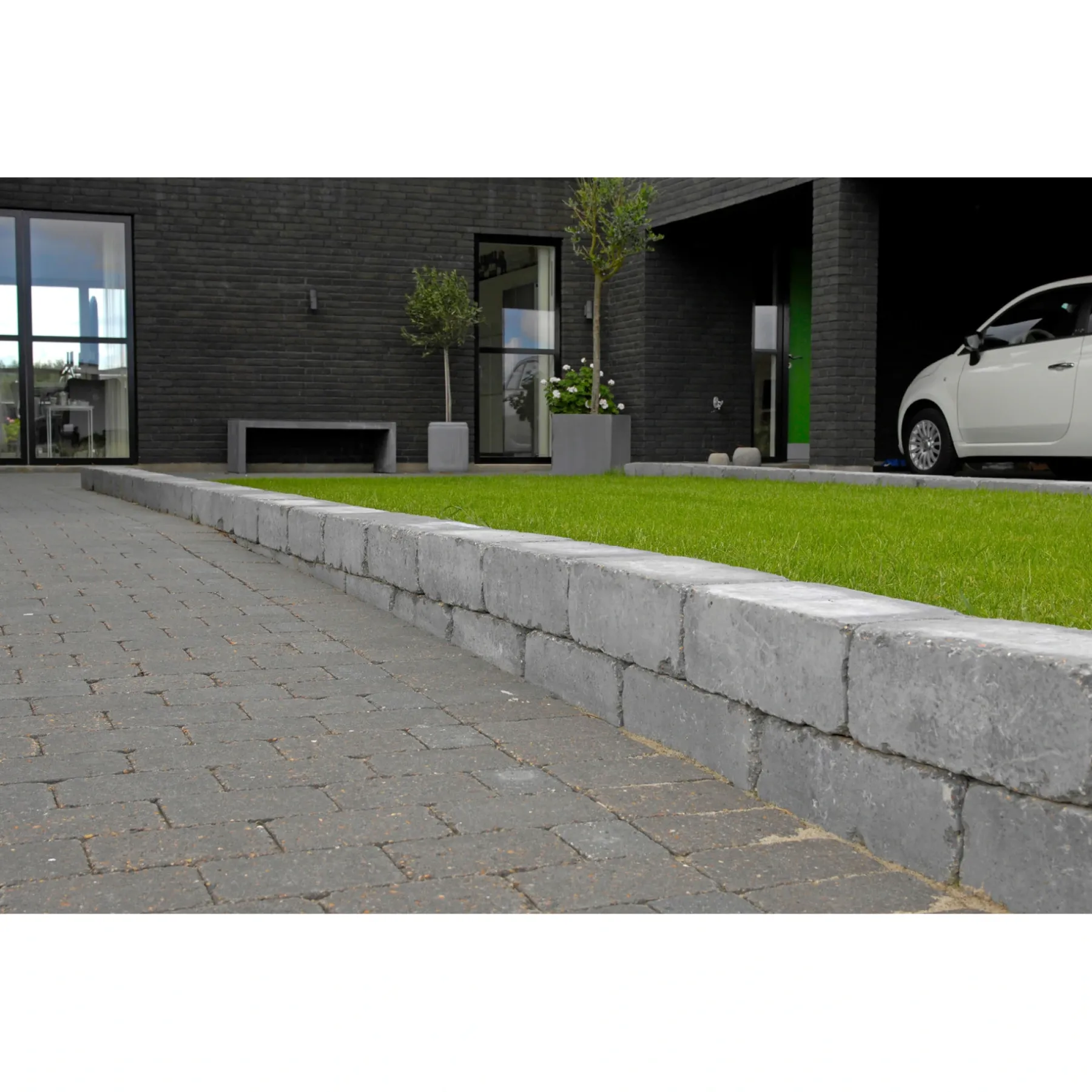 Belægningssten ^ IBF HOLMEGAARDSTEN NORMALSTEN BELÆGNINGSSTEN 5 X 14 X 21 CM SORT/ANTRACIT