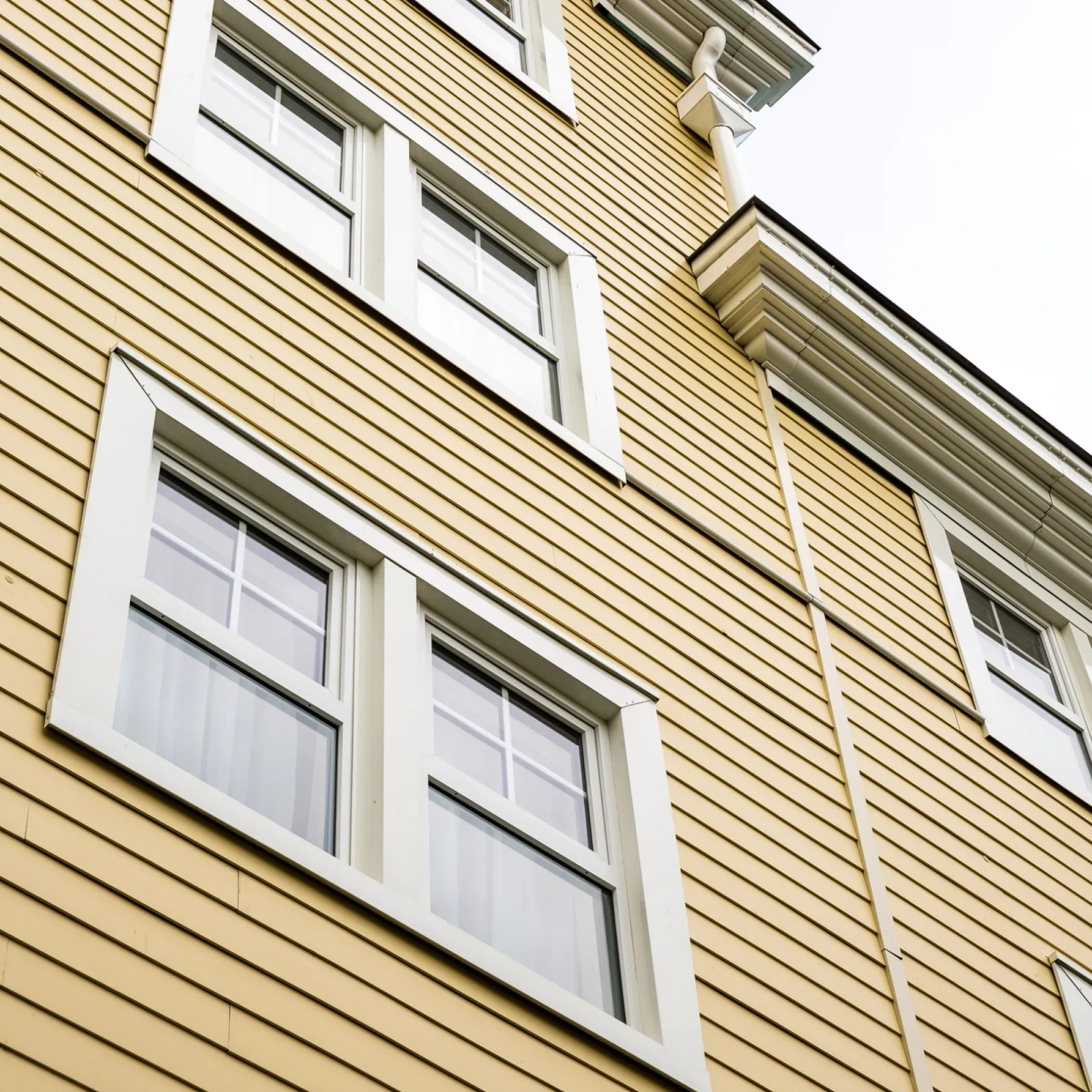 Facadebeklædning ^ James Hardie GLAT HARDIEPLANK 8 X 180 X 3600 MM BEIGE
