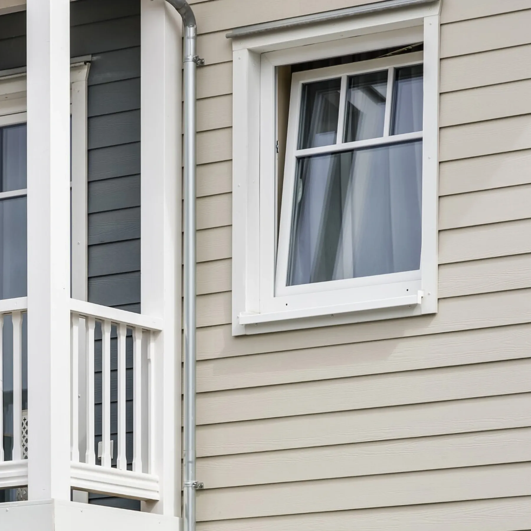 Facadebeklædning ^ James Hardie GLAT HARDIEPLANK 8 X 180 X 3600 MM GRÅ/BEIGE