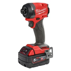 SLAGSKRUETRÆKKER AKKU MED BATTERI OG LADER>MILWAUKEE Best