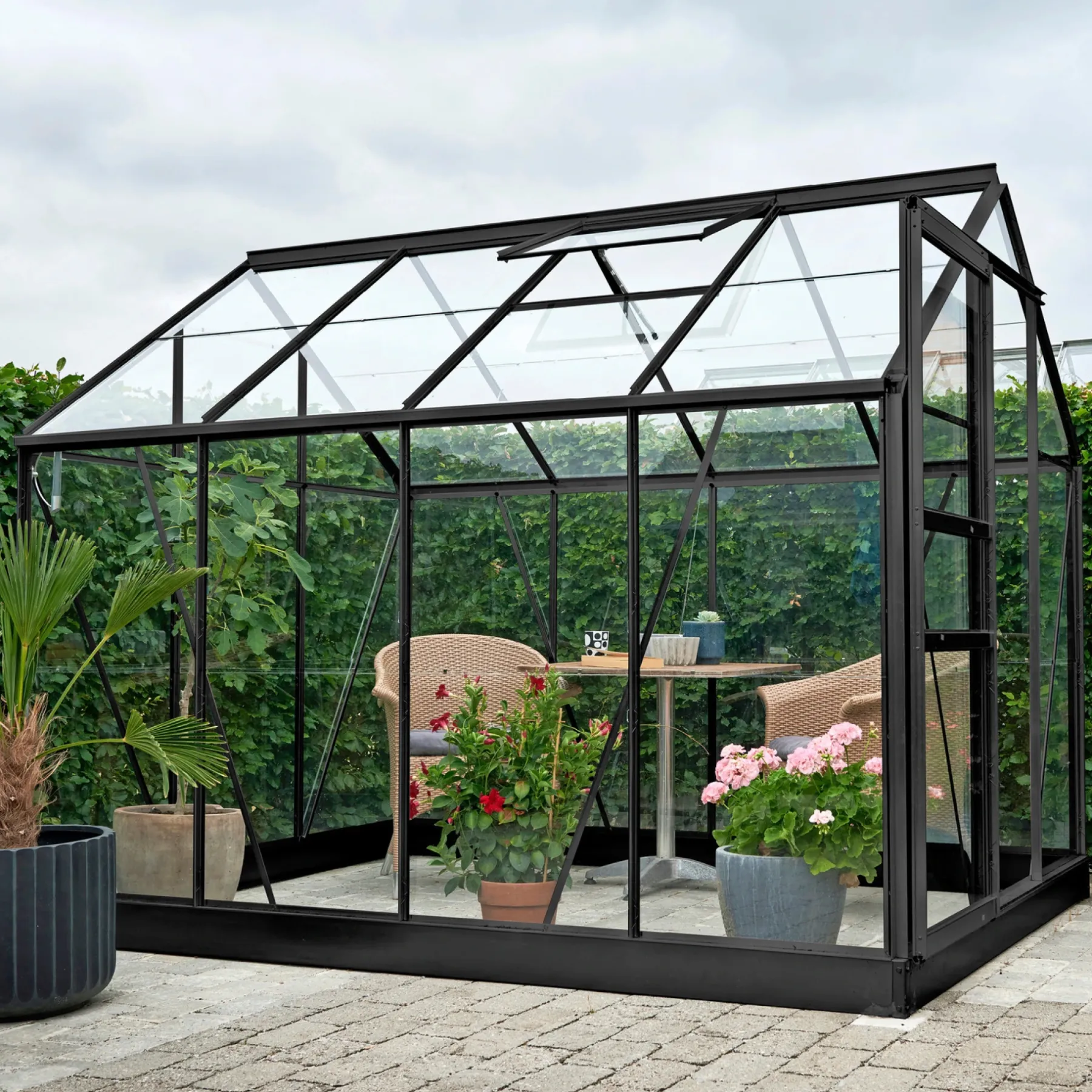 HALLS DRIVHUS INKL. SOKKEL 3 MM DELT GLAS SORT 5 M²>Outrium New