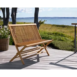 SYROS MED RYGLÆN HAVEBÆNK TEAK 110 CM>Outrium Discount