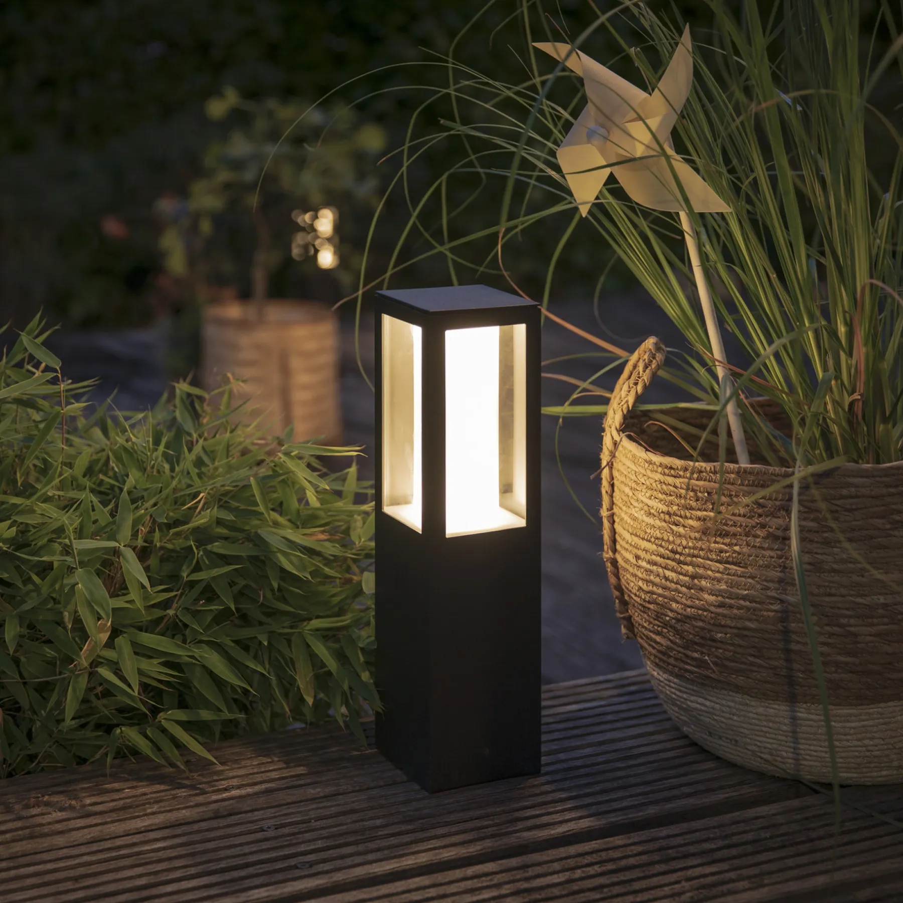 Smart Belysning ^ Philips Hue WCA IMPRESS UDVIDELSE BEDLAMPE SORT 40 CM