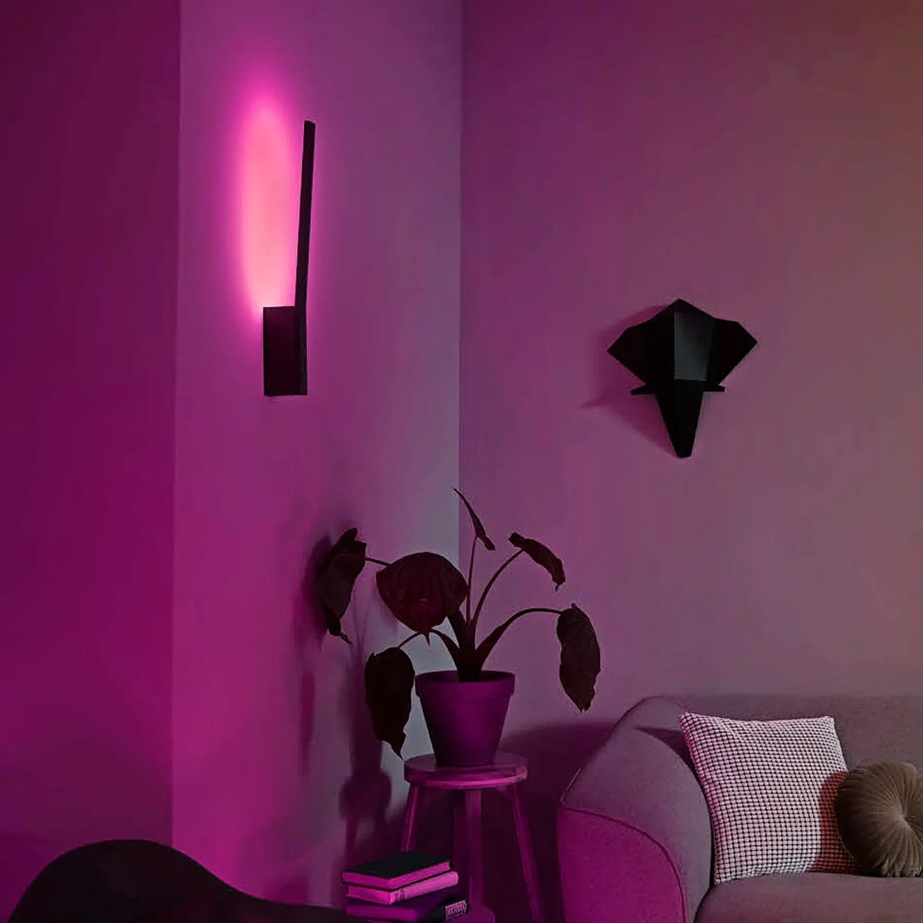 Smart Belysning ^ Philips Hue WCA LIANE VÆGLAMPE 12W SORT