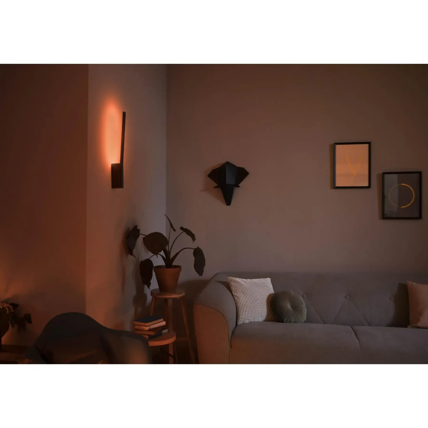 Smart Belysning ^ Philips Hue WCA LIANE VÆGLAMPE 12W SORT