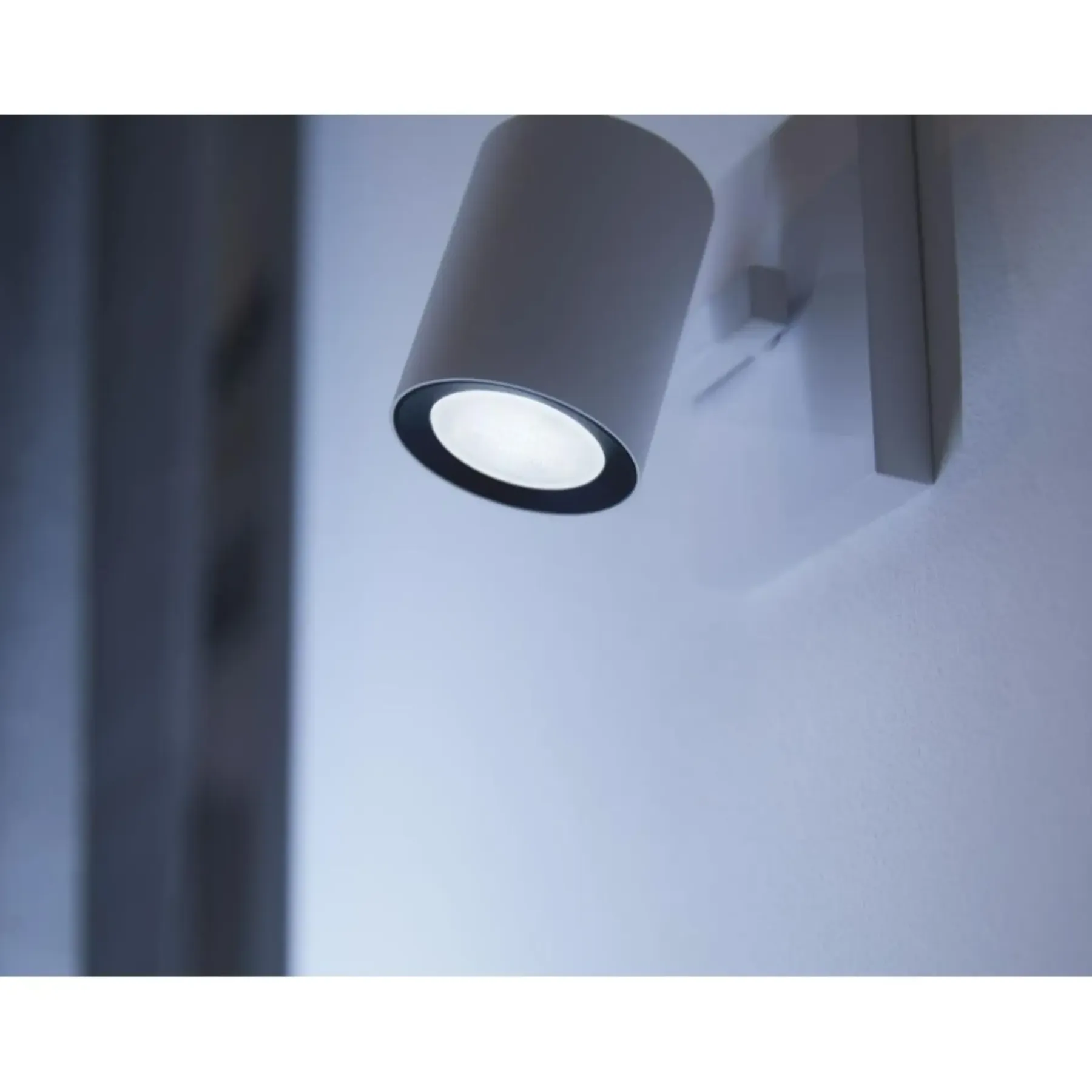 WA 2-PAK SMART LED PÆRE GU10 SPOT 5W>Philips Hue Outlet