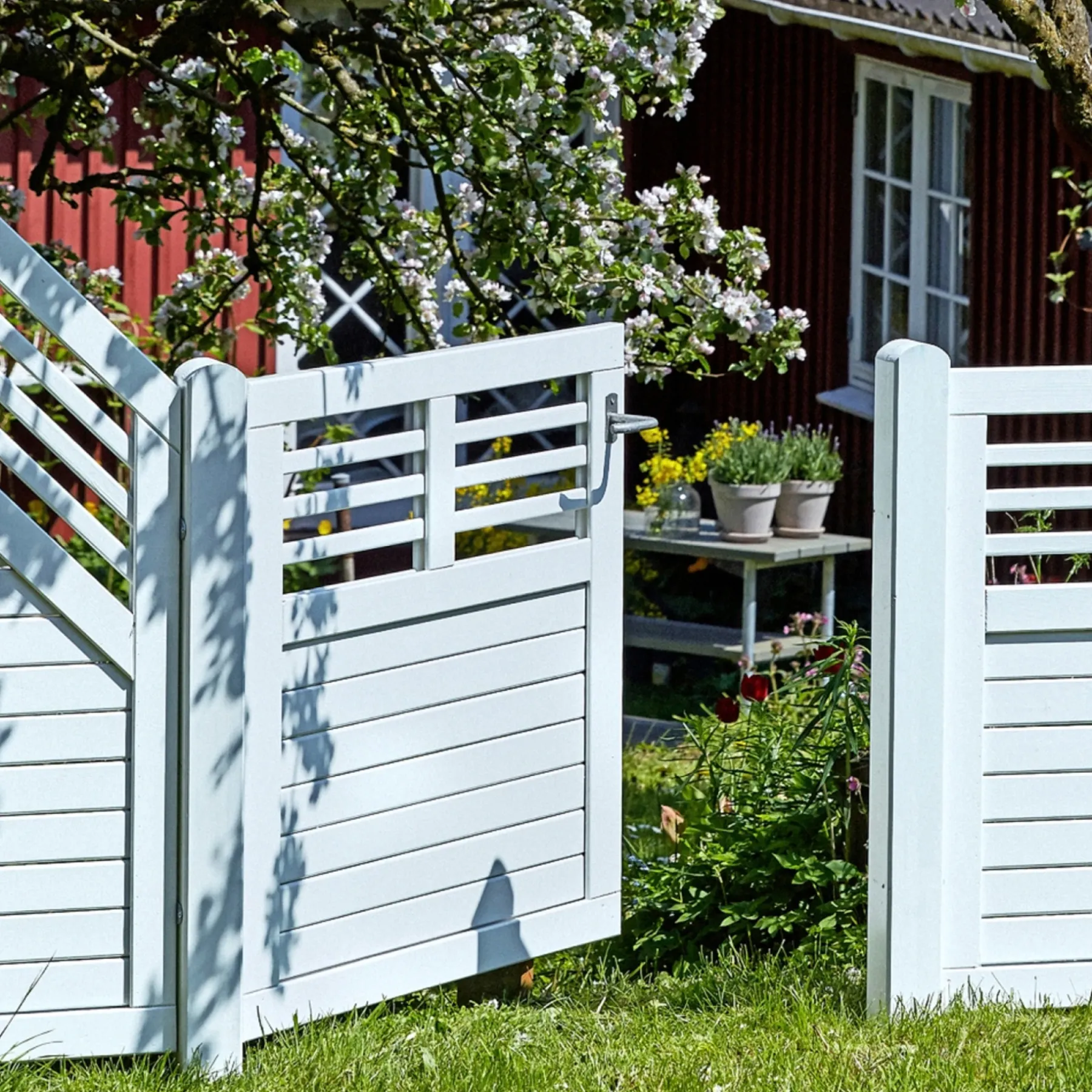 DECORA LÅGE FUNGICIDBEHANDLET OG GRUNDMALET 2 GANGE HVID 100 X 95 CM>Plus New
