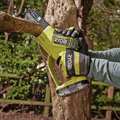 Motorsave ^ Ryobi GRENSAV AKKU 15 CM UDEN BATTERI OG LADER