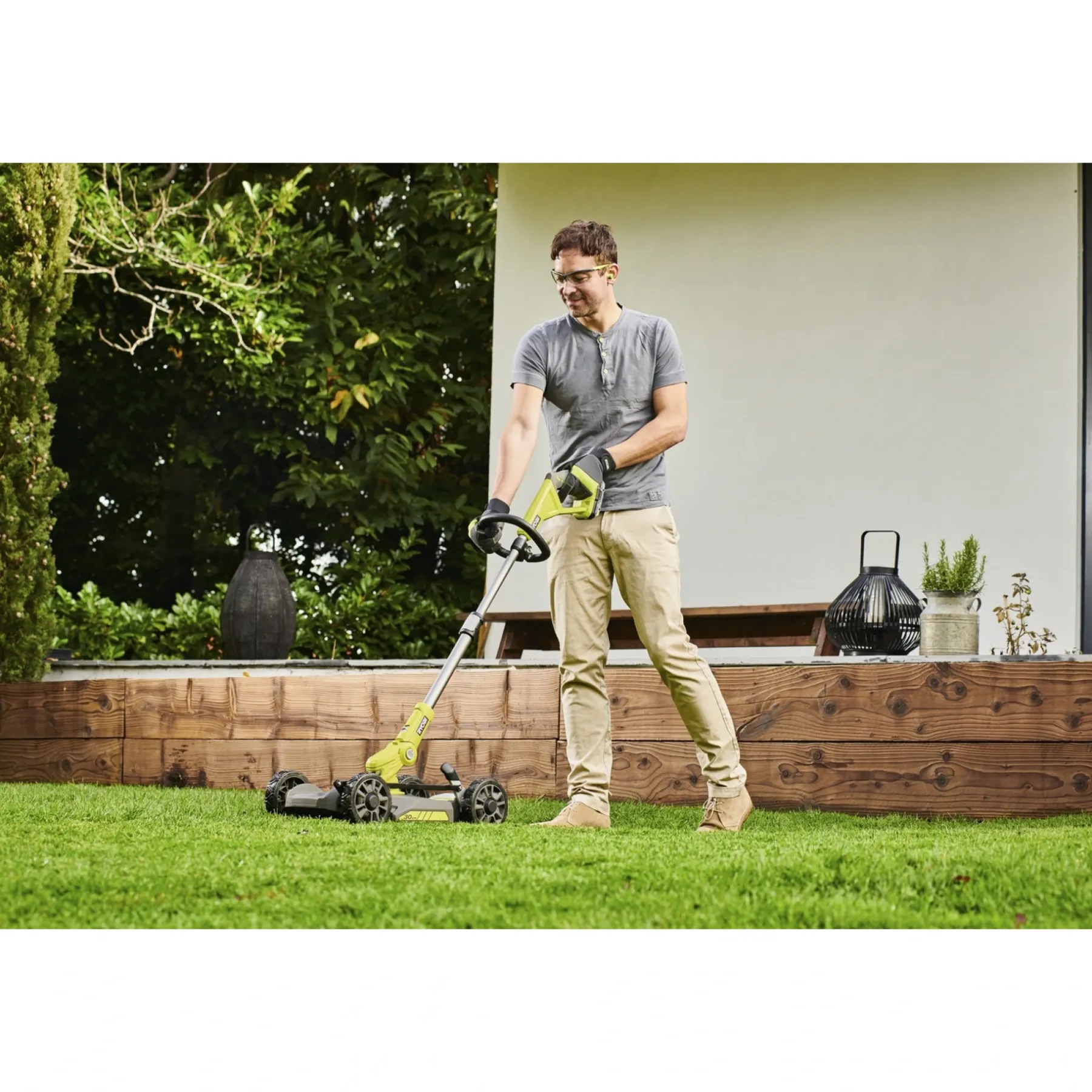 Plæneklippere ^ Ryobi PLÆNEKLIPPER/ - TRIMMER AKKU 18V UDEN BATTERI OG LADER