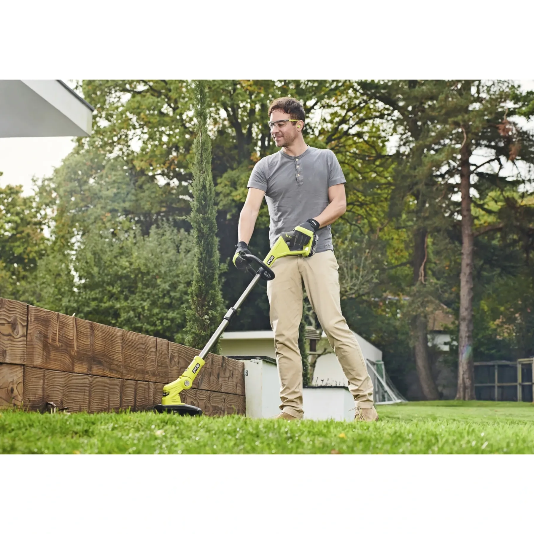 Plæneklippere ^ Ryobi PLÆNEKLIPPER/ - TRIMMER AKKU 18V UDEN BATTERI OG LADER