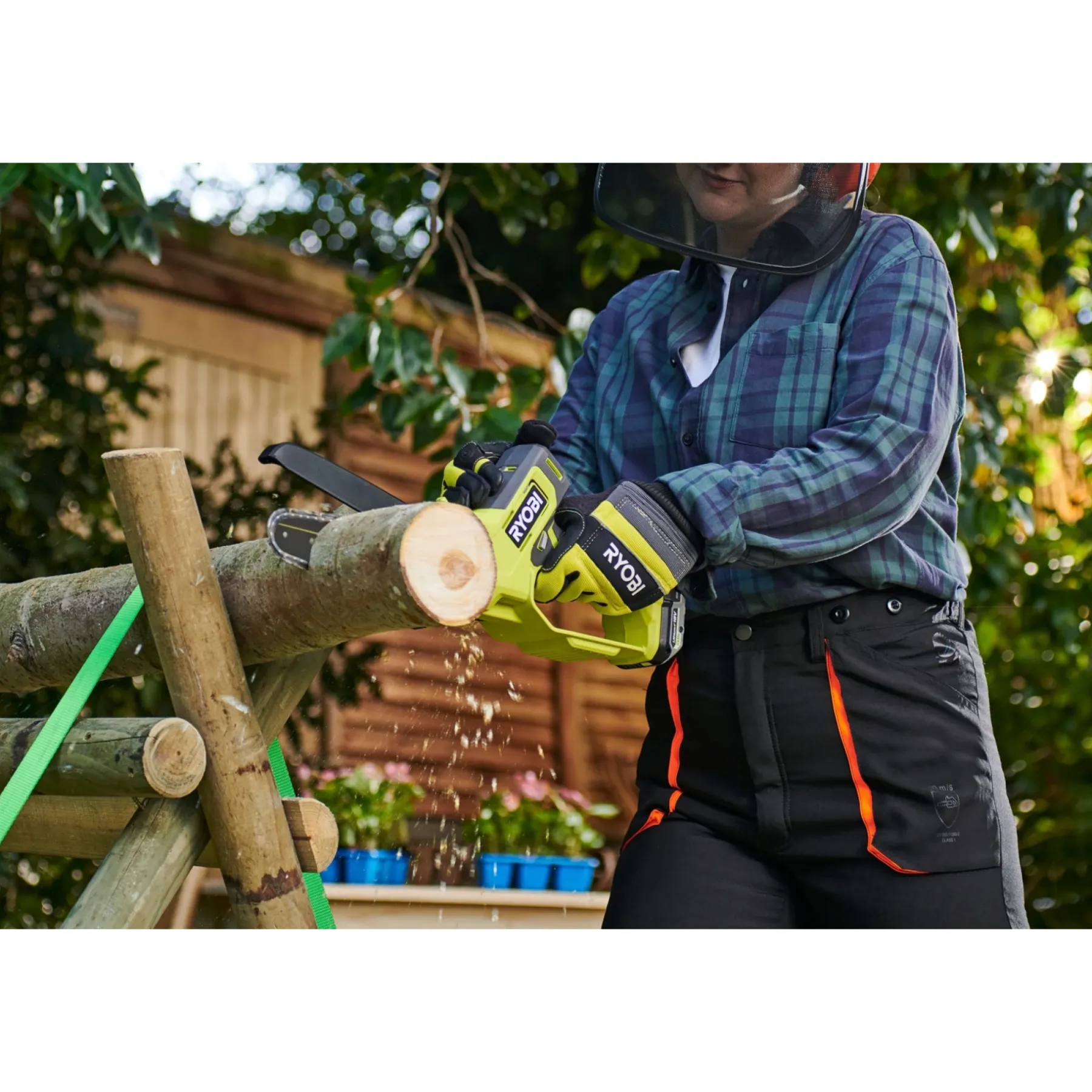 GRENSAV AKKU 15 CM MED BATTERI OG LADER>Ryobi Clearance