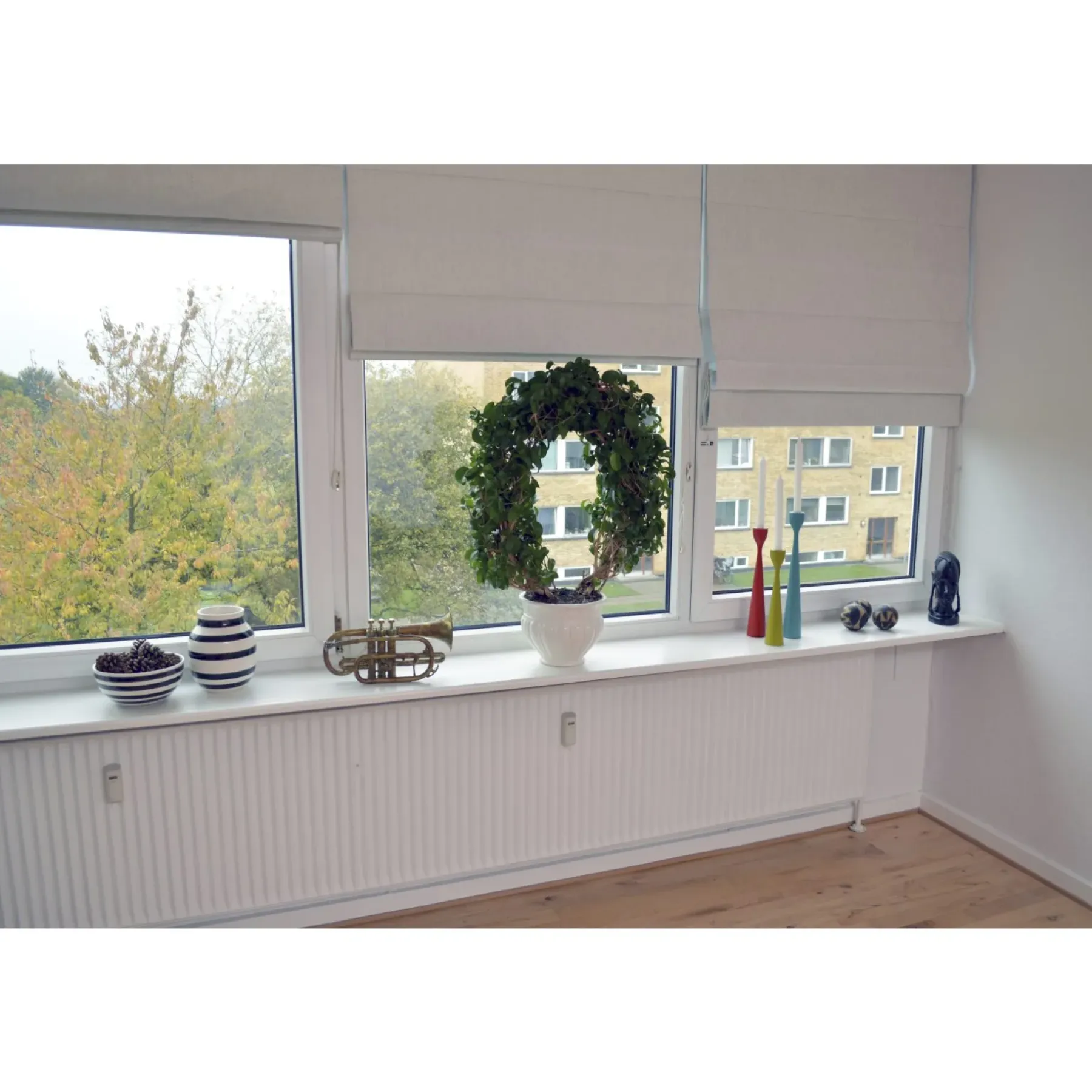 VINDUESPLADE HVID LAMINAT 250 X 4100 X 23 MM>Scandiwood