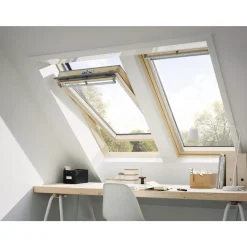 Ovenlysvinduer ^ Velux INTEGRA ELEKTRISK VIPPEVINDUE KLARLAKERET TRÆ 78 X 140 CM GGL MK08 206821