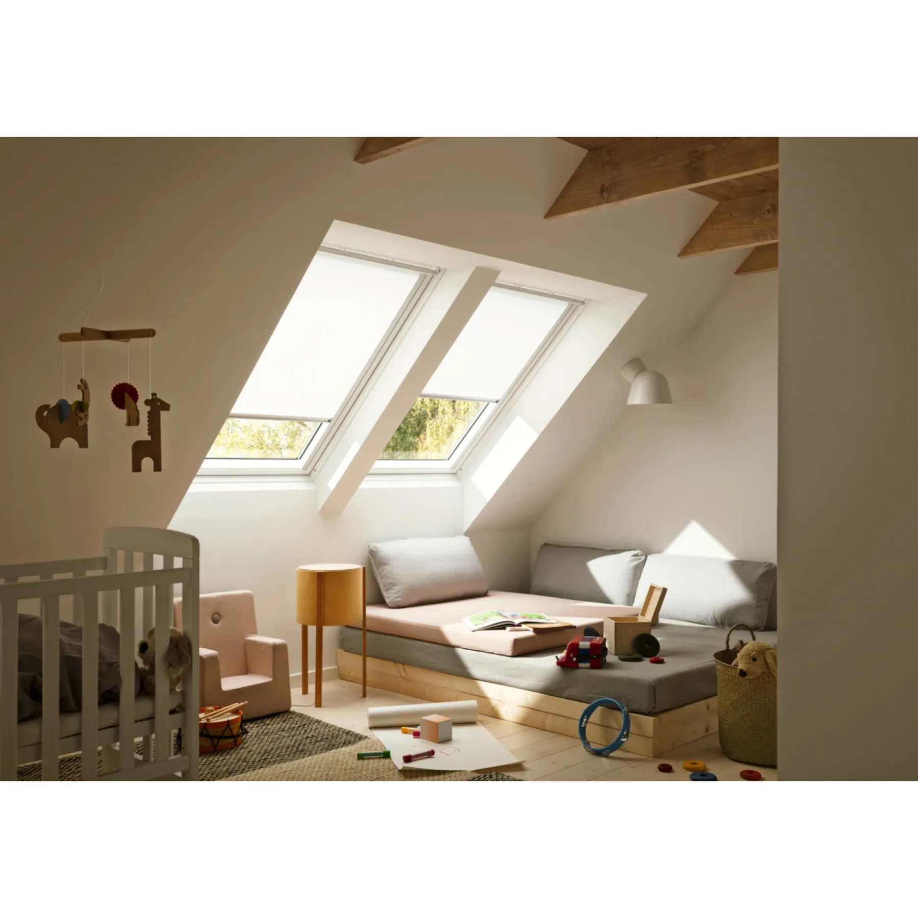 RULLEGARDIN MANUEL HVID RFL MK08 1028S>Velux